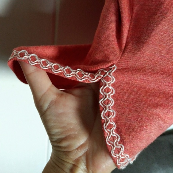 Max Studio Flutter🦋 Sleeve Top NWT - Picture 3 of 8